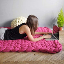 Load image into Gallery viewer, Chunky Knit Blanket