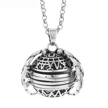 Load image into Gallery viewer, Expanding Photo Locket Necklace
